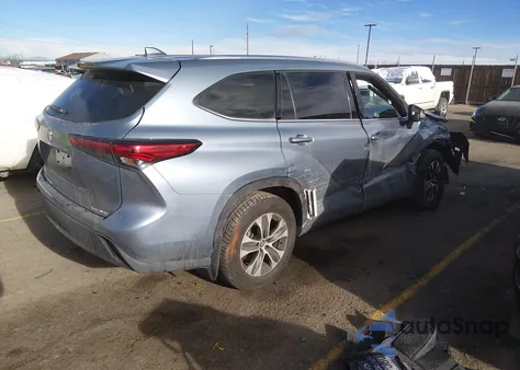 2021 Toyota Highlander Xle z USA, uszkodzony, nr VIN 5TDHZRBH9MS154547